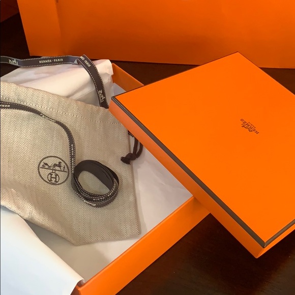 Hermès gift wrapping - Picture 2 of 2